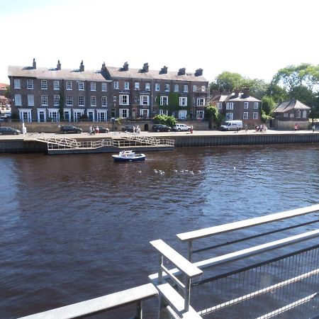 3 Emperors Wharf With Stunning River Views York Exterior photo