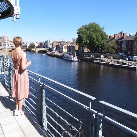 3 Emperors Wharf With Stunning River Views York Exterior photo