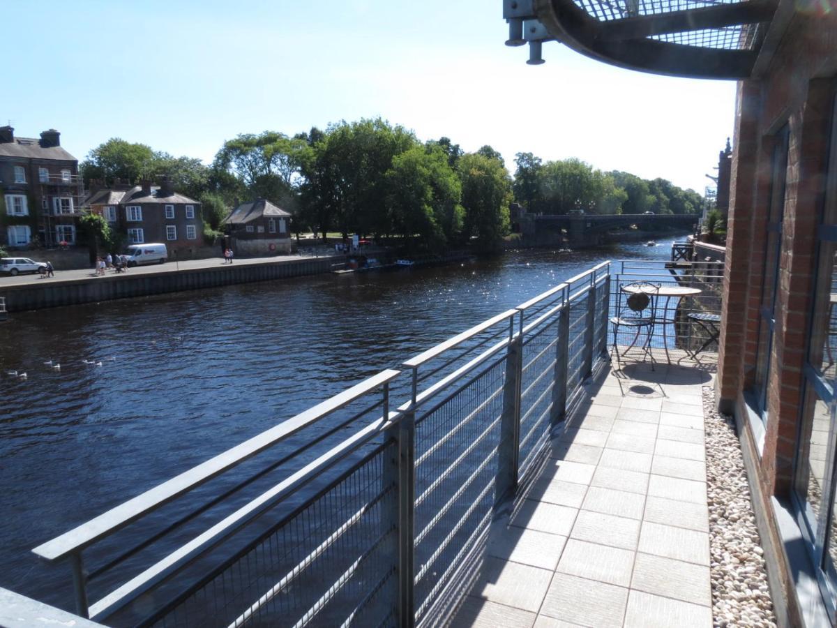 3 Emperors Wharf With Stunning River Views York Exterior photo
