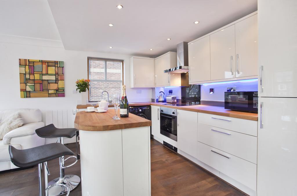3 Emperors Wharf With Stunning River Views York Exterior photo